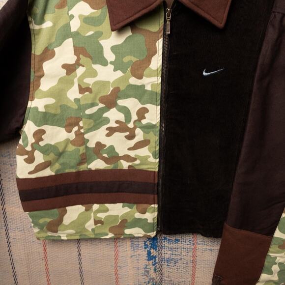 Custom upcycled cropped nike jacket - Picture 4 of 6